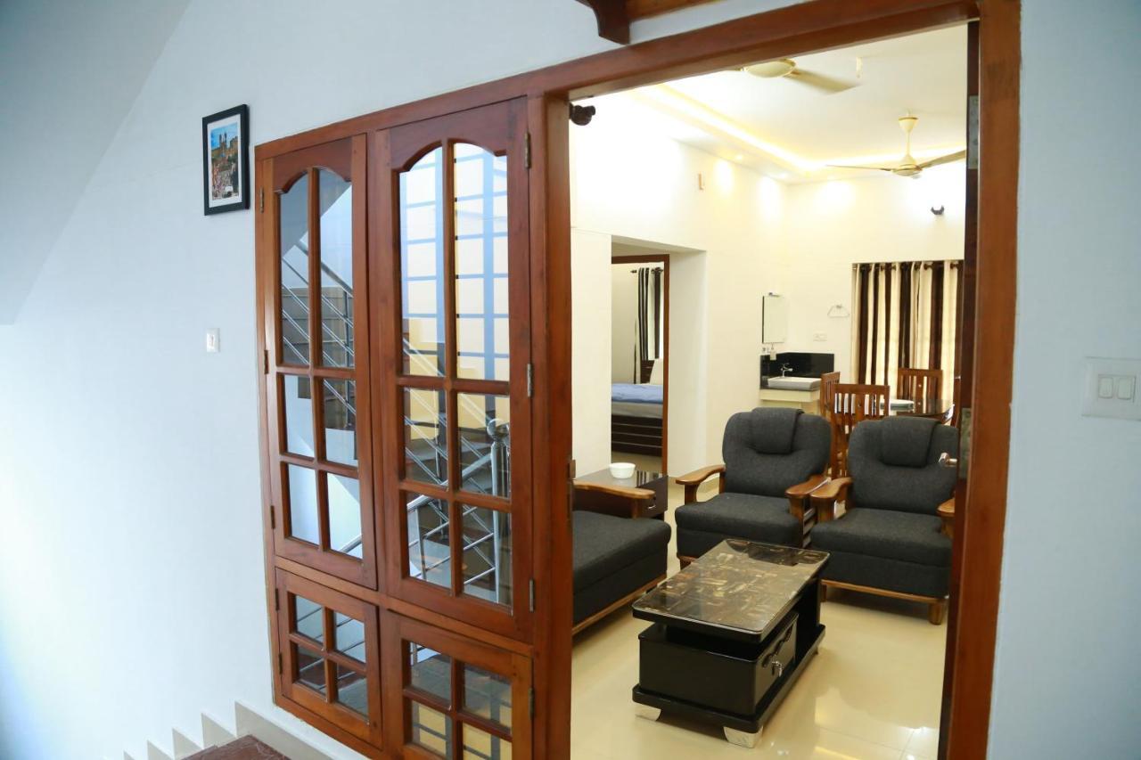 Down Town Holidays Thiruvananthapuram Exterior photo