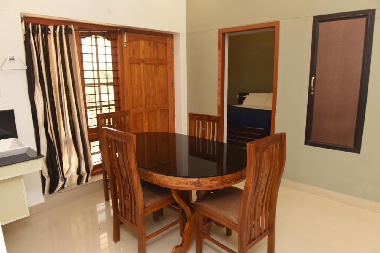 Down Town Holidays Thiruvananthapuram Exterior photo